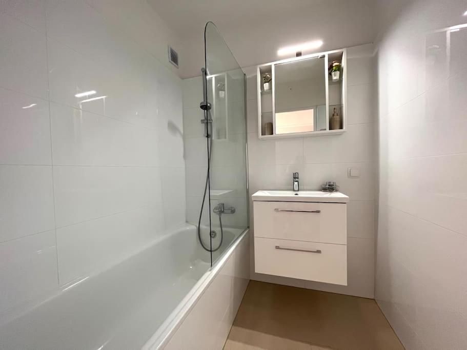 Апартаменты Urban I Modern I Stylish I Smart Вена Экстерьер фото